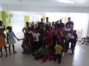 CCC La Puya- Santo Domingo. “Voluntarios del proyecto Calasanz Nos Une realizan actividad del mes con niños y niñas”.
