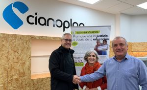 CIANOPLAN, PROVEEDOR DE ITAKA-ESCOLAPIOS BILBAO, HACE UN DONATIVO PARA MANTENER LOS PROYECTOS DE LA RED